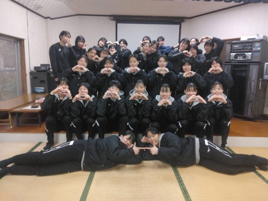 長崎国際大学バレーボール部のみなさん｜宮崎AC県えびの市 加久藤温泉