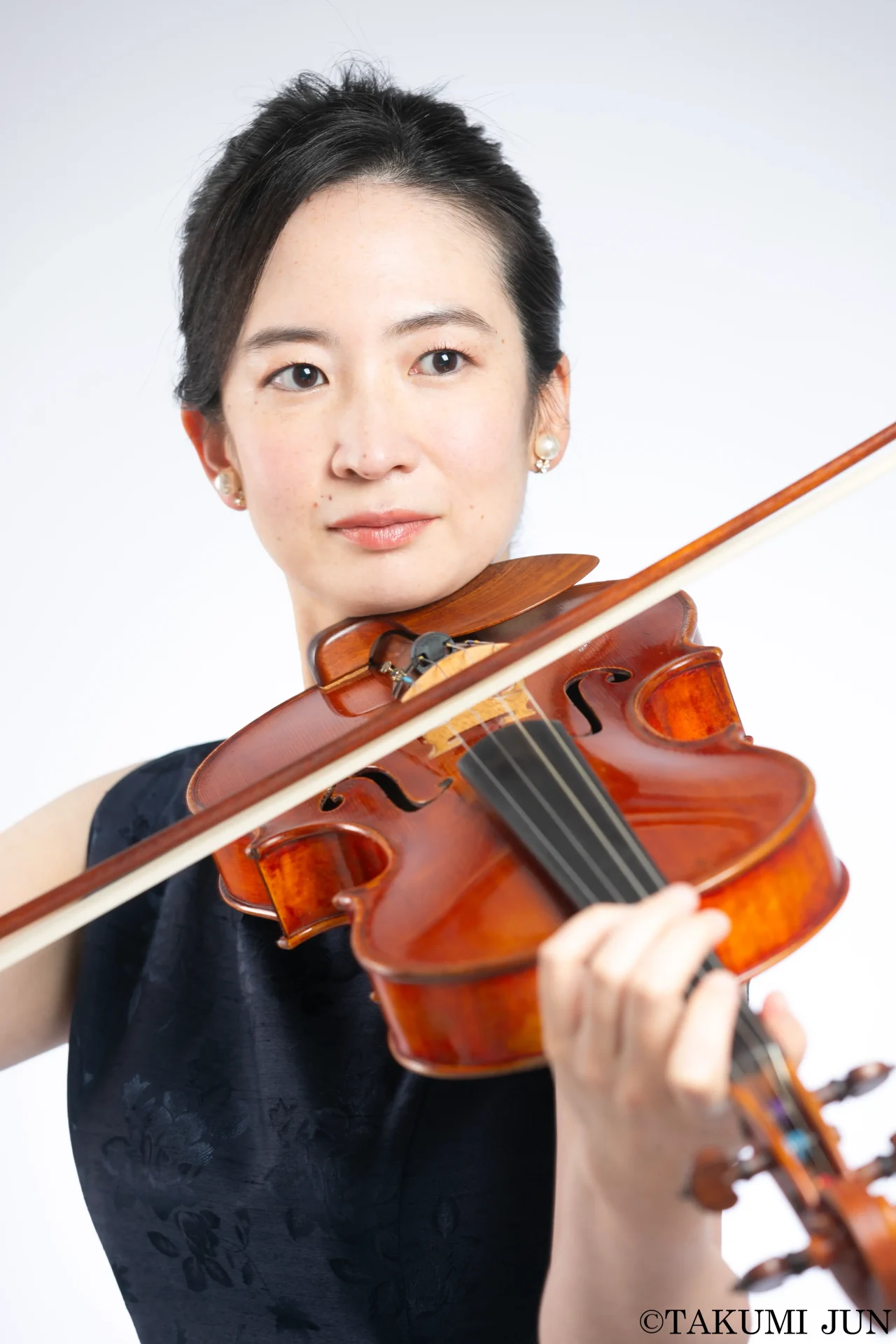profile01 プロフィール画像|Violist Yukiko Suzuki ヴィオリスト鈴木友紀子